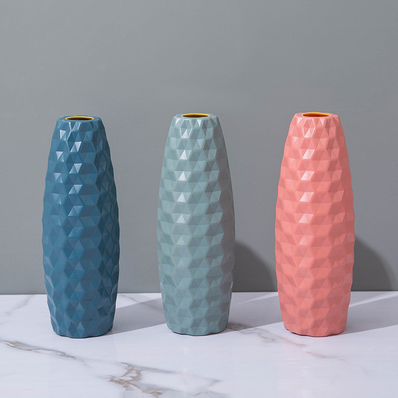 Lightweight Nordic Dry Vase - Stylish Plastic Vase with Ceramic Look 